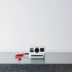 1907 IMPOSSIBLE Appareil photo Polaroid Go White