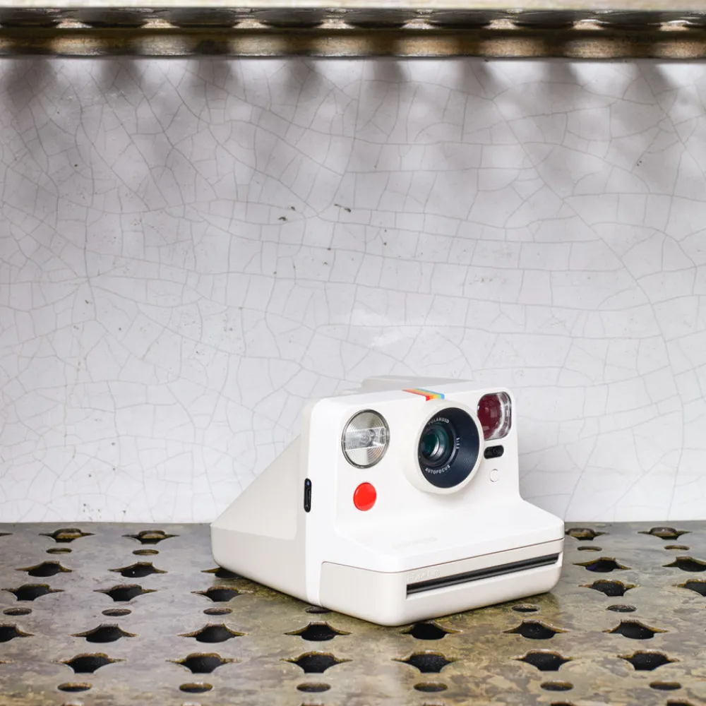 1907 IMPOSSIBLE Appareil photo retro Polaroid Now2 - Vintage White
