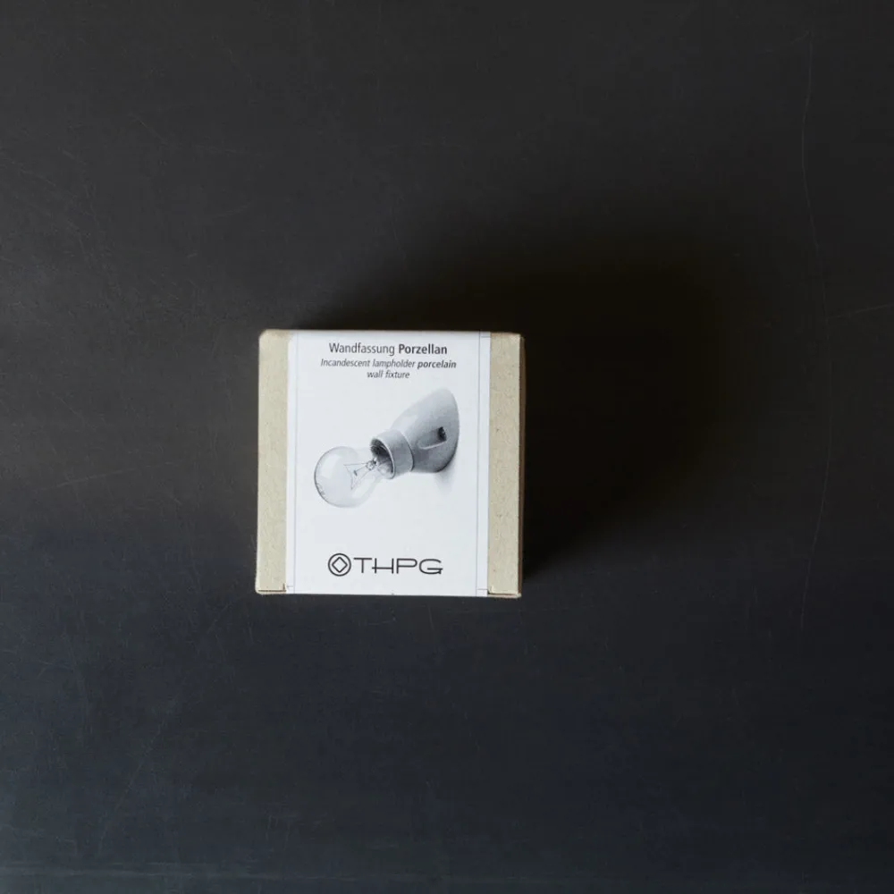 146 MANUFACTUM Applique en porcelaine, base oblique