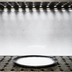 259 SERAX Assiette plate en porcelaine Ann Demeulemeester - Noir et blanc