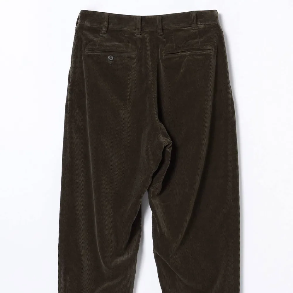 BEAMS Plus - Pantalon 2Pleats Corduroy - Marron
