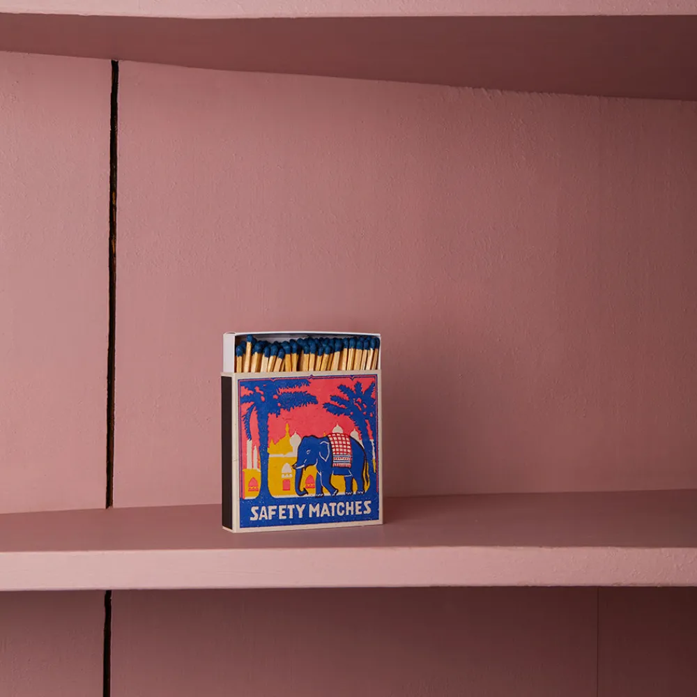 590 FINE MATCH BOX Boîte de 150 grandes allumettes - Eléphant bleu