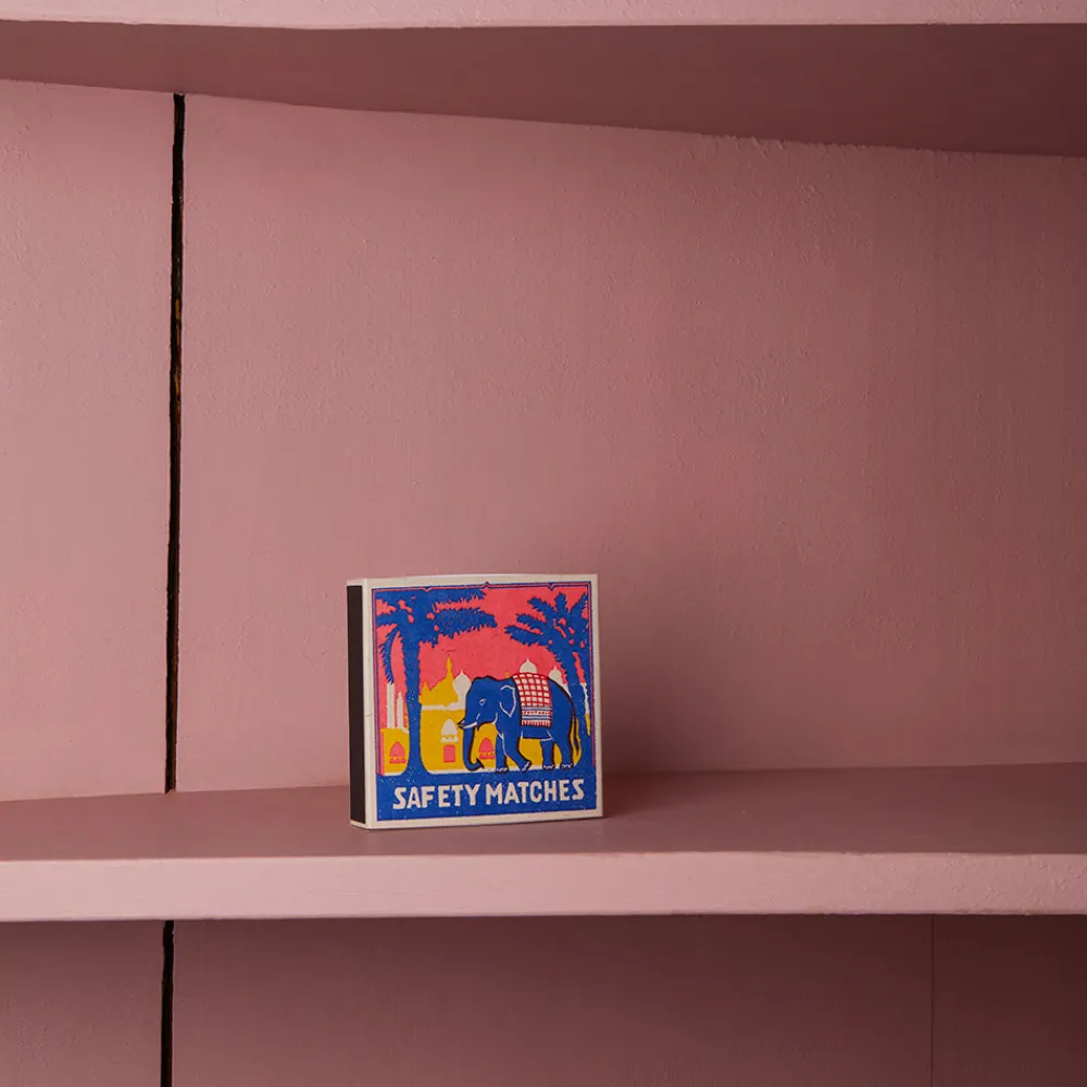 590 FINE MATCH BOX Boîte de 150 grandes allumettes - Eléphant bleu