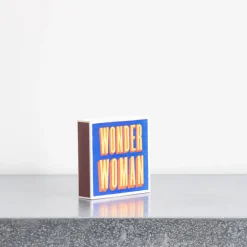 590 FINE MATCH BOX Boîte de 150 grandes allumettes - Wonder Woman