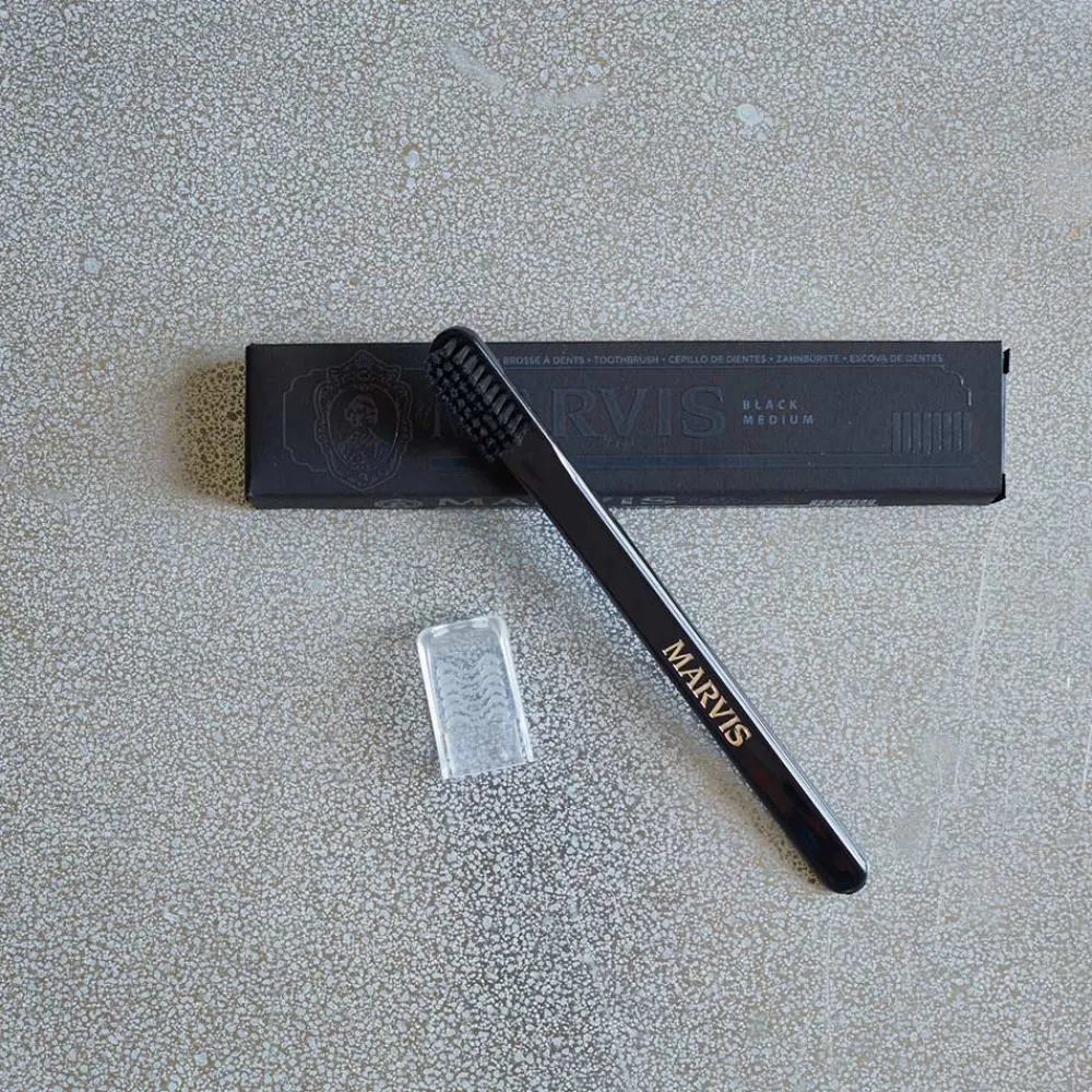 1162 AEGIS PHARMA Brosse à dents - Noir - Marvis