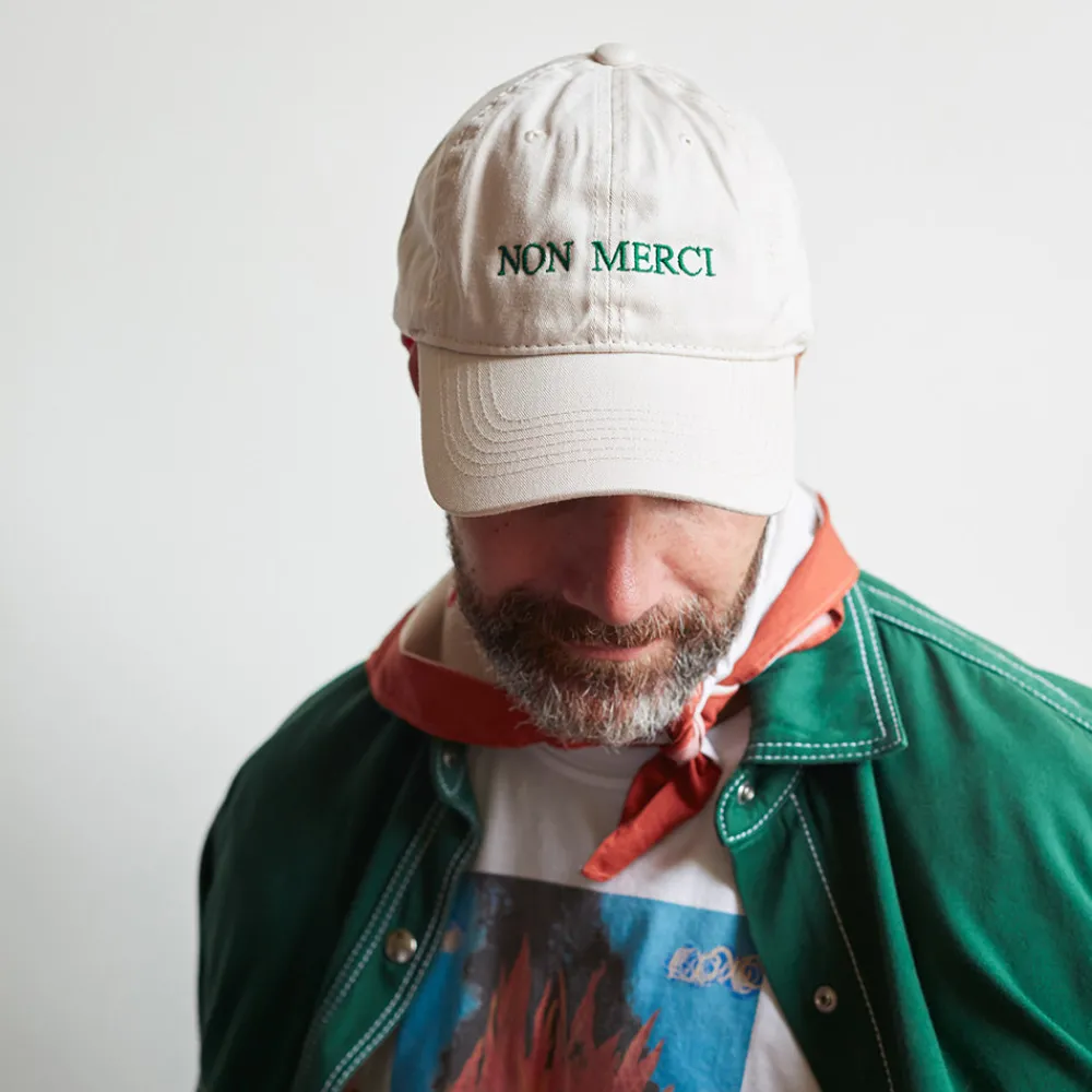 Women M05 Casquette unisexe brodée Non Merci - Écru