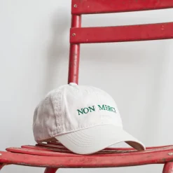 Women M05 Casquette unisexe brodée Non Merci - Écru