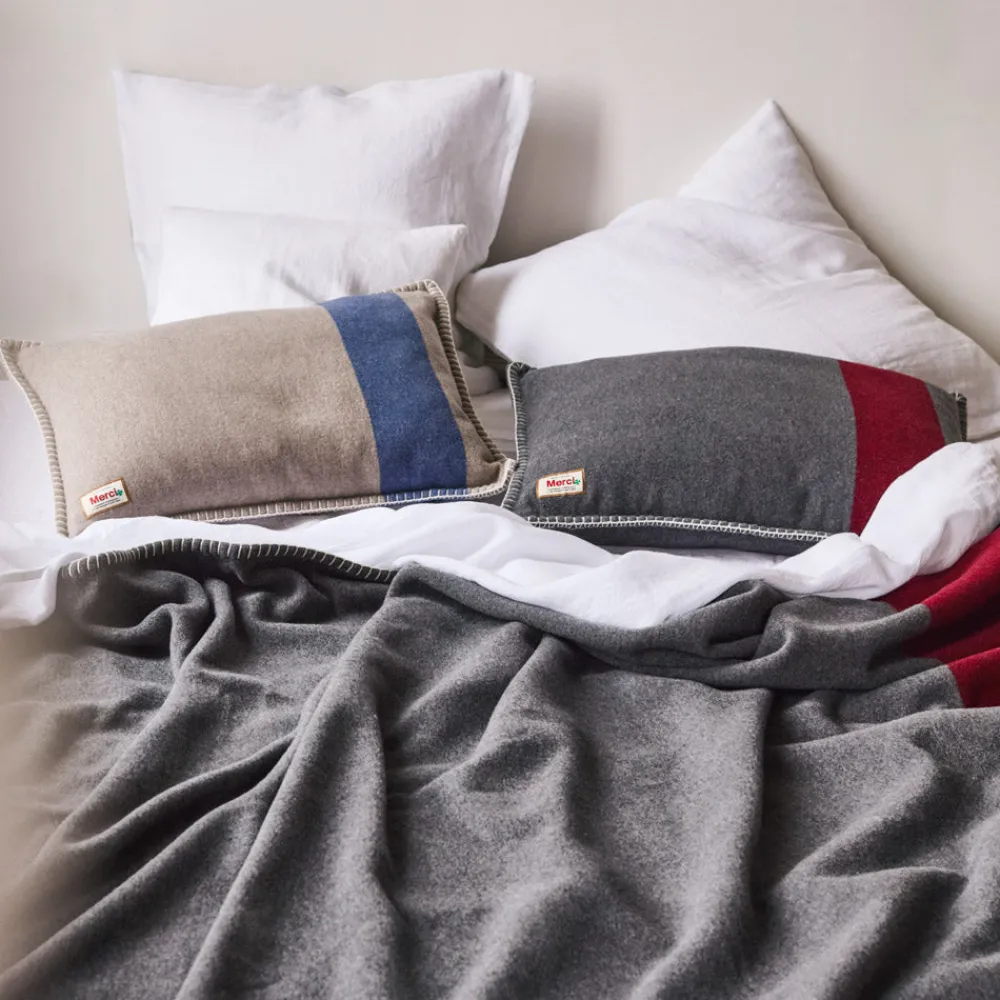2138 TESSILECHITI Coussin Merci - Gris