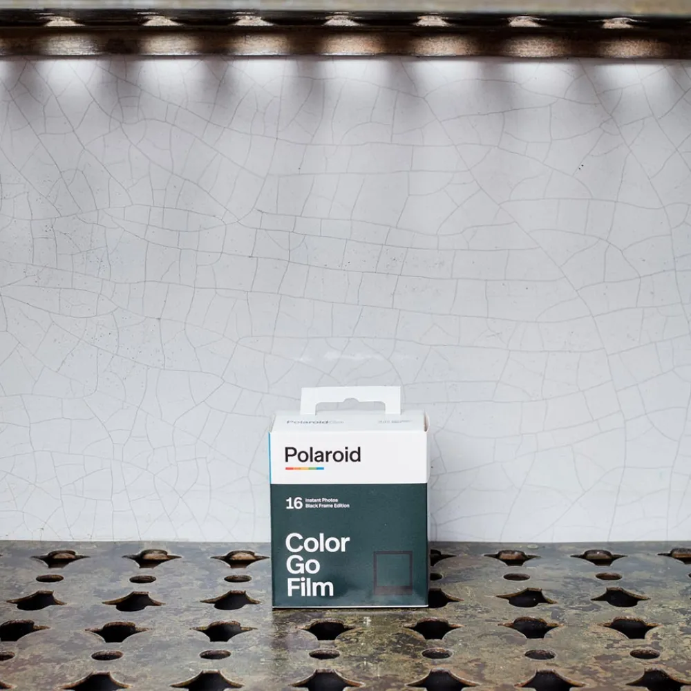1907 IMPOSSIBLE Film pour Polaroid - Go Color Black Edition - Double pack