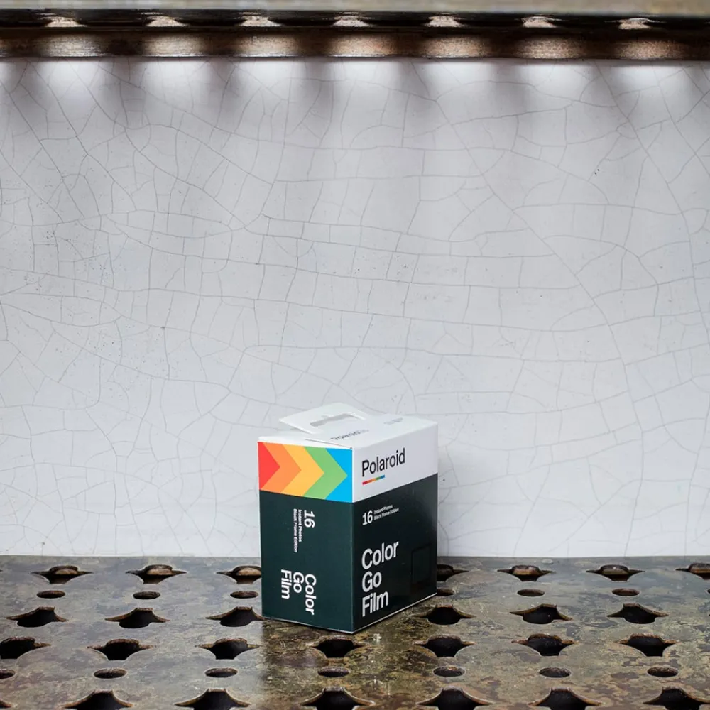 1907 IMPOSSIBLE Film pour Polaroid - Go Color Black Edition - Double pack