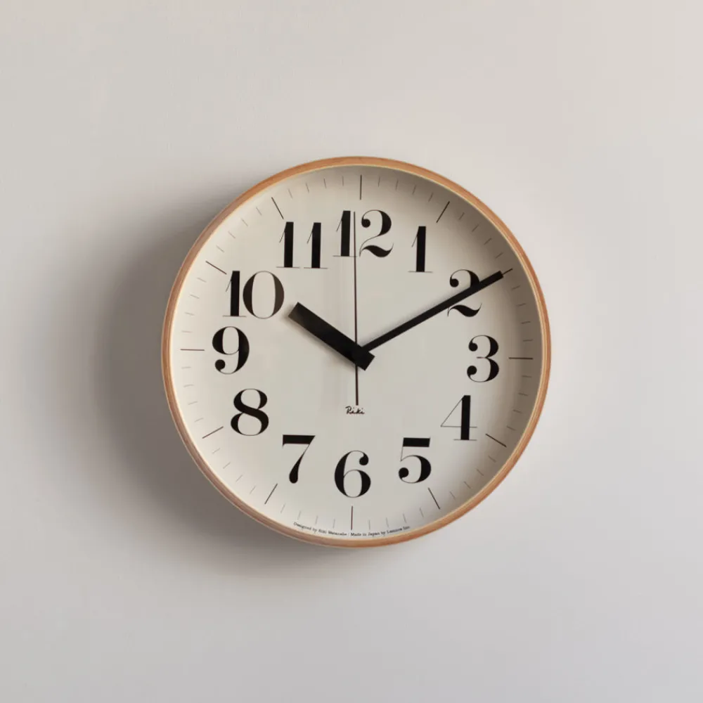 1091 LEMNOS Horloge murale en contreplaqué Riki M