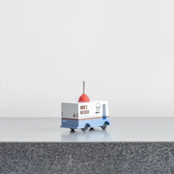 Kids 1499 CANDYLAB Jouet en bois - Camion de plombier