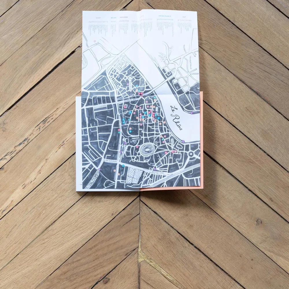 2037 A Week ABROAD Livre - A Week Abroad Arles Camargue