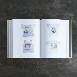 1754 HACHETTE UK Livre - Cult T-Shirts