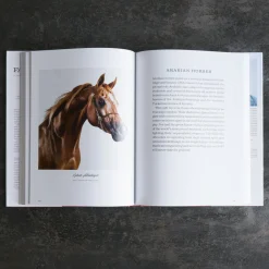 1212 INTERART Livre - Farm Life