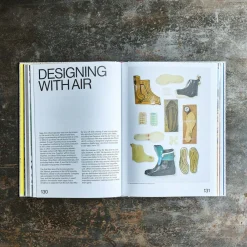 1212 INTERART Livre - Nike: Form Follows Motion