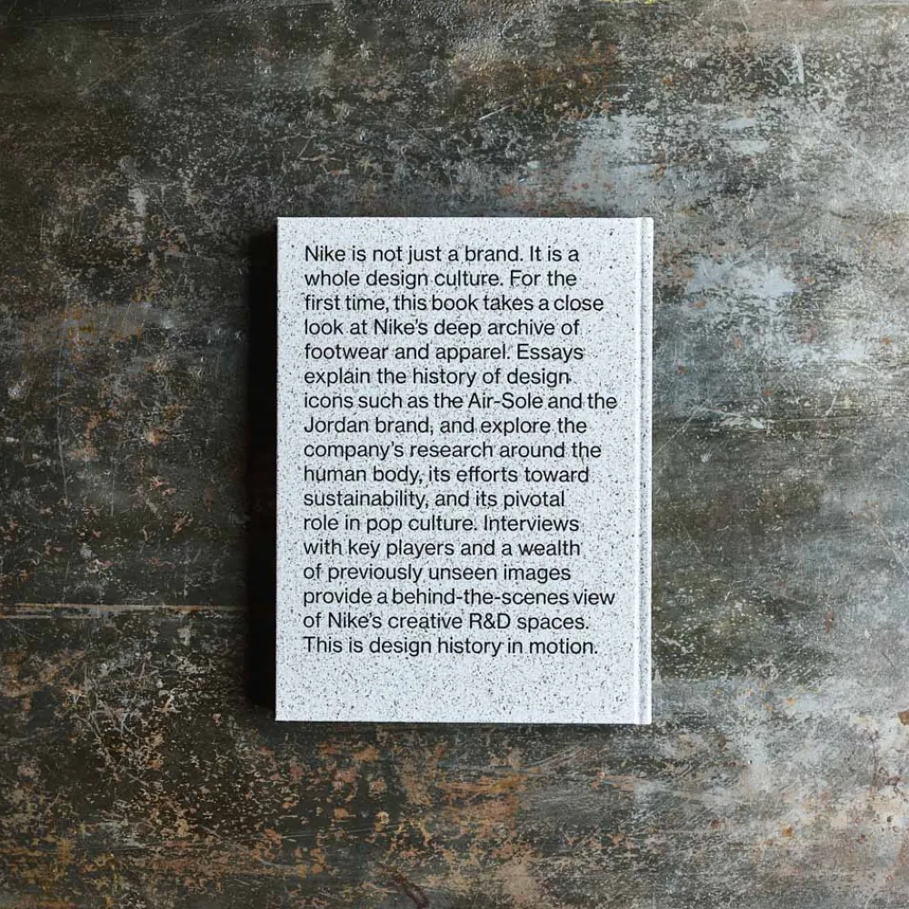 1212 INTERART Livre - Nike: Form Follows Motion