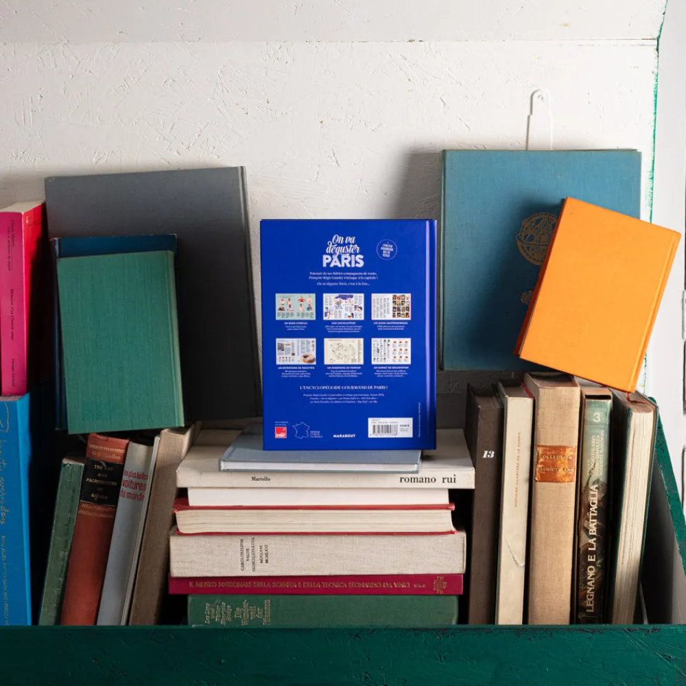 746 HACHETTE EDITIONS Livre - On va déguster Paris