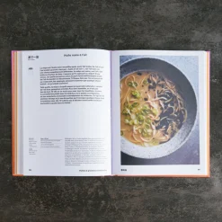 746 HACHETTE EDITIONS Livre - Ramen Forever