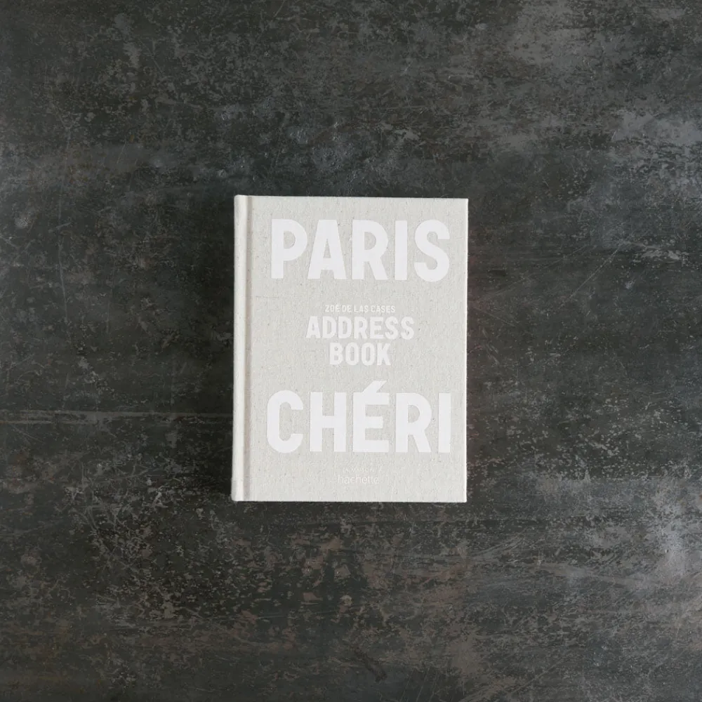 746 HACHETTE EDITIONS Livre - Un dimanche à Paris de Zoé de las Cases