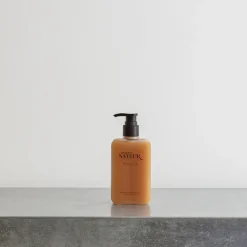 1652 AGENT NATEUR Nettoyant resurfaçant pour le corps Holi (wash) - Agent Nateur