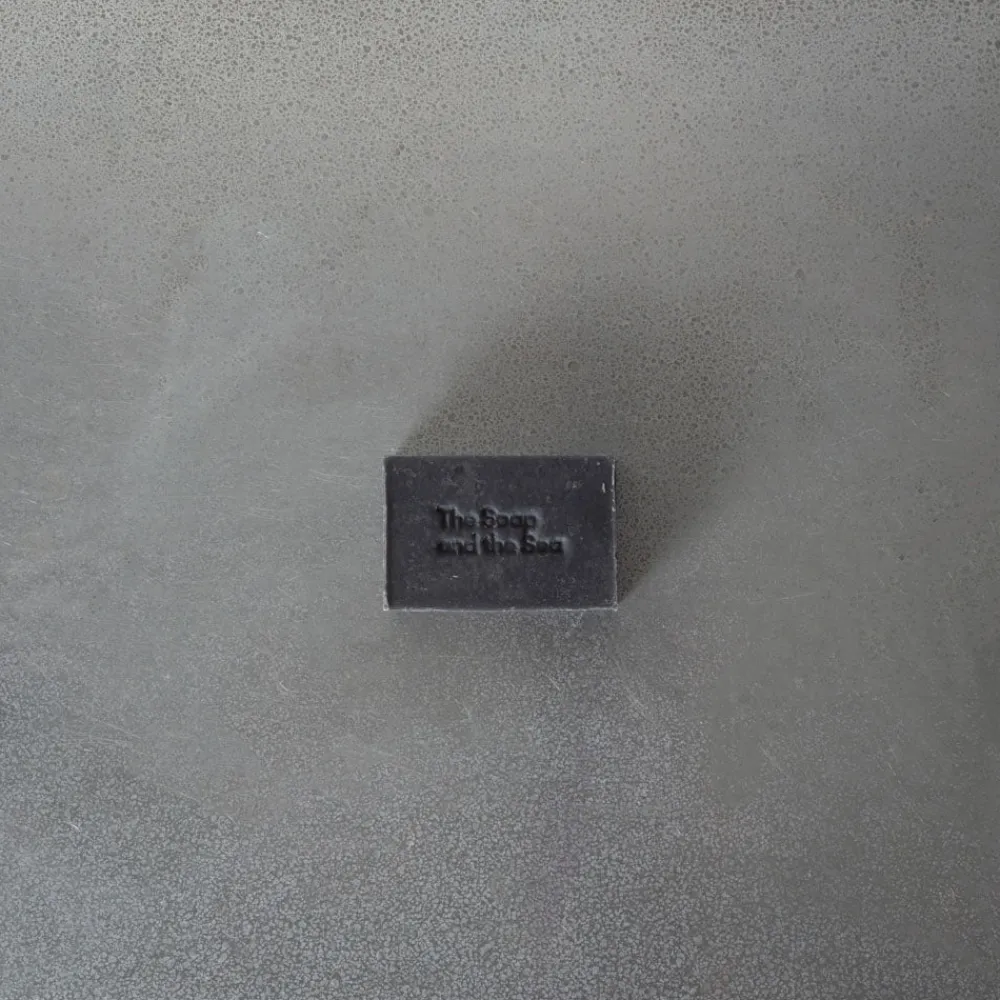 1885 THE SOAP AND THE SEA Savon charbon Romarin & Mandarine - The Soap and The Sea