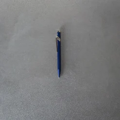 252 CARAN D ACHE Stylo bille 849 COLORMAT-X - Bleu - Caran d'Ache